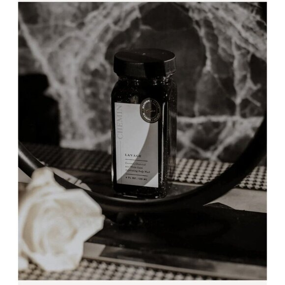 Chemin Hand & Body Wash, 2 Body Oil, Exfoliating Body Wash. New In Box - Picture 3 of 6